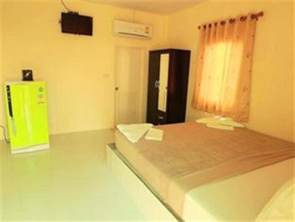 Ban Pleng Hotel